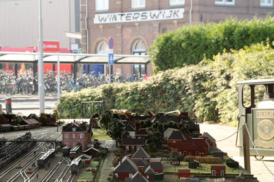 Modelbaan-met-doorkijk-op-station-winterswijk